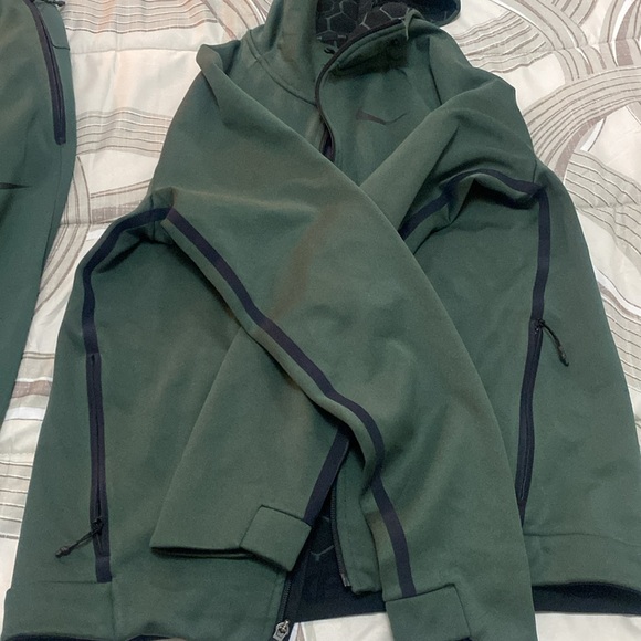 Nike Therma Sphere Max Sweatsuit - Picture 3 of 5